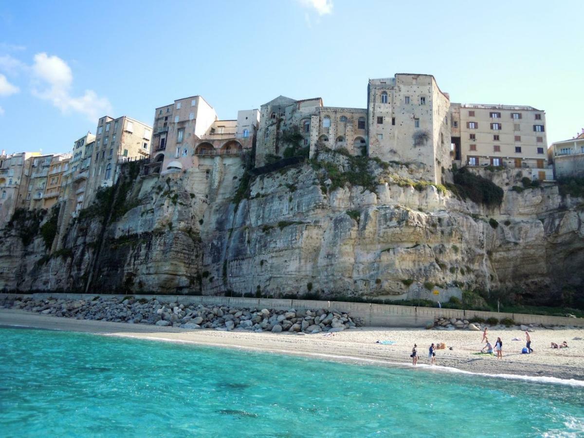 Apartamento Astoria Tropea Centro Storico Exterior foto
